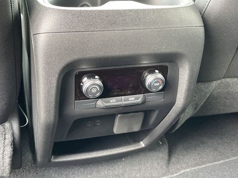 New 2025 GMC Acadia Elevation image 17