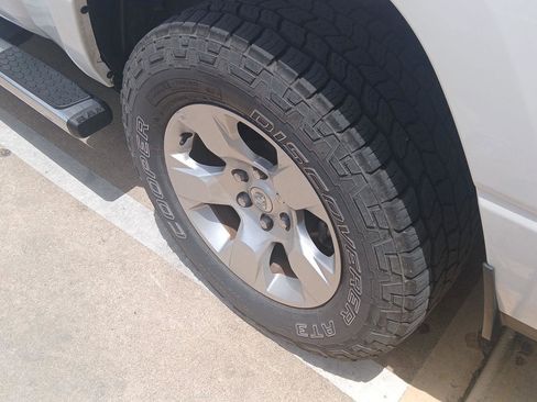 Used 2020 RAM 1500 Lone Star AWD/4WD image 10