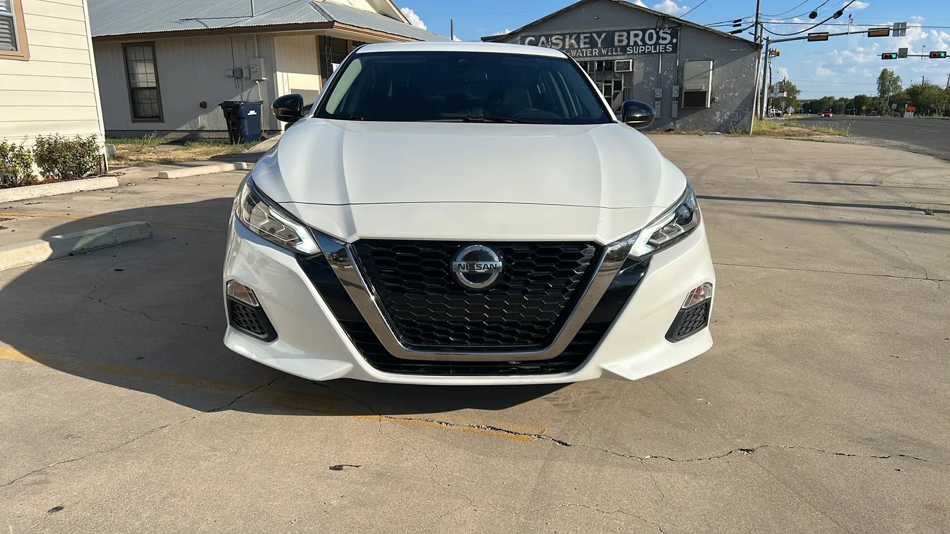 Used 2020 Nissan Altima 2.5 SR FWD image 8