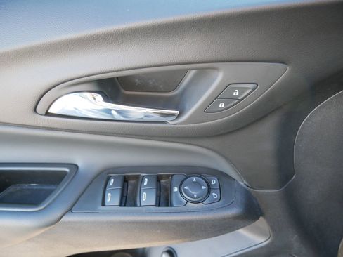 Used 2024 Chevrolet Equinox LT image 16