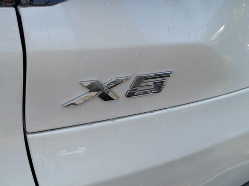 Used 2025 BMW X5 xDrive50e w/ Parking Assistance Package AWD/4WD image 5