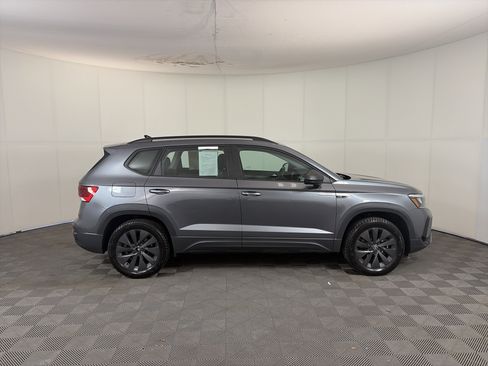 Used 2022 Volkswagen Taos S w/ IQ Drive S Package AWD/4WD image 4
