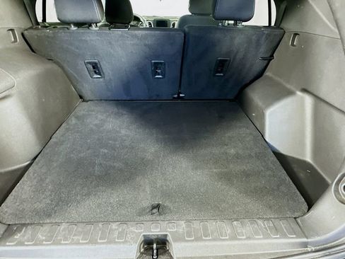Used 2024 Chevrolet Equinox LS w/ LS Convenience Package FWD image 33