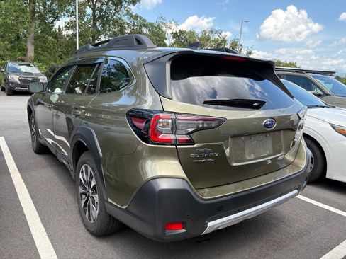 Certified 2025 Subaru Outback Limited AWD/4WD image 4