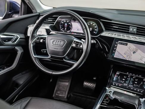 Used 2022 Audi e-tron Premium Plus AWD/4WD image 34
