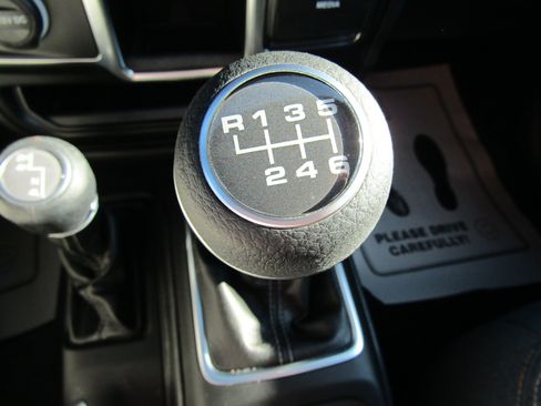 Used 2024 Jeep Wrangler Unlimited Sport AWD/4WD image 31