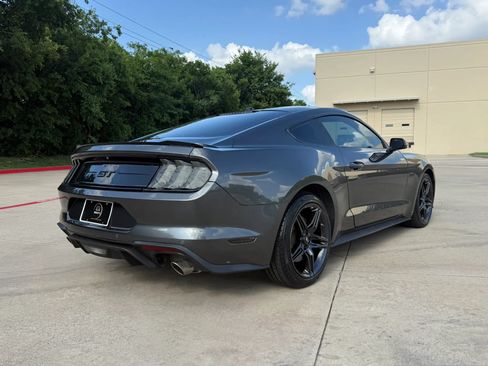 Used 2019 Ford Mustang GT w/ Black Accent Package RWD image 5