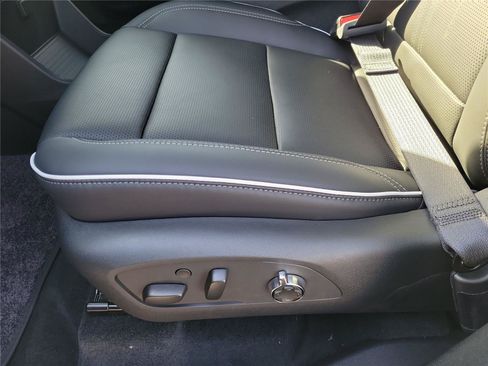 New 2026 Buick Enclave Avenir w/ Super Cruise Package AWD/4WD image 4