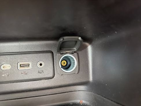 Used 2021 Chevrolet Equinox LT FWD image 27