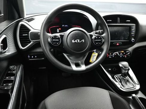 Used 2023 Kia Soul LX FWD image 14
