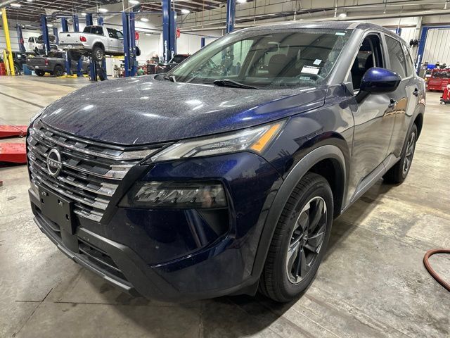 Used 2024 Nissan Rogue SV AWD/4WD image 17