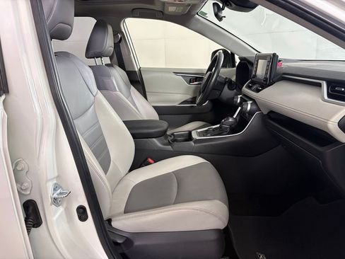 Used 2021 Toyota RAV4 XLE Premium AWD/4WD image 43