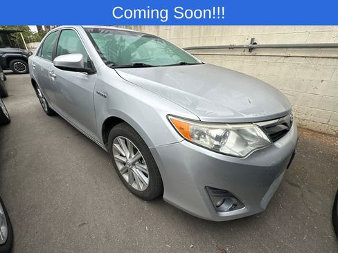 Used 2012 Toyota Camry XLE w/ Leather Pkg image 2
