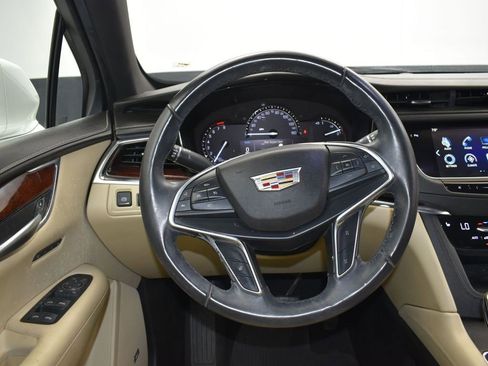 Used 2018 Cadillac XT5 Luxury image 28