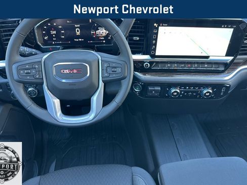 New 2026 GMC Sierra 1500 Elevation w/ LPO, Elevation Black Package image 15