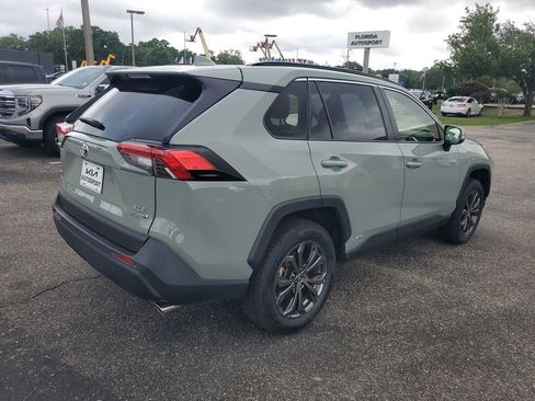 Used 2022 Toyota RAV4 XLE Premium AWD/4WD image 4