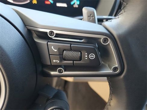 Used 2025 Porsche Panamera image 25