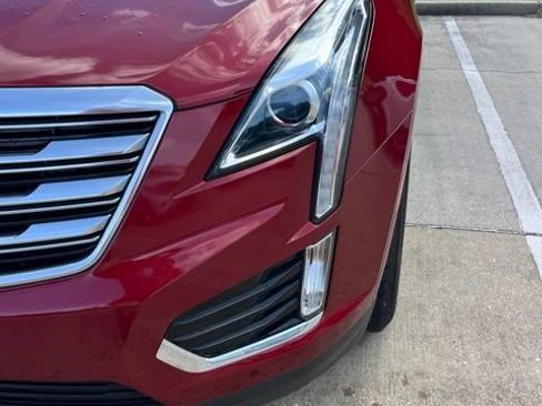 Used 2019 Cadillac XT5 FWD image 11