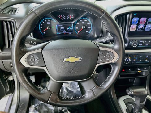 Used 2017 Chevrolet Colorado LT AWD/4WD image 11