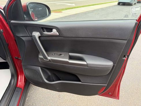 Used 2020 Kia Sportage LX image 20