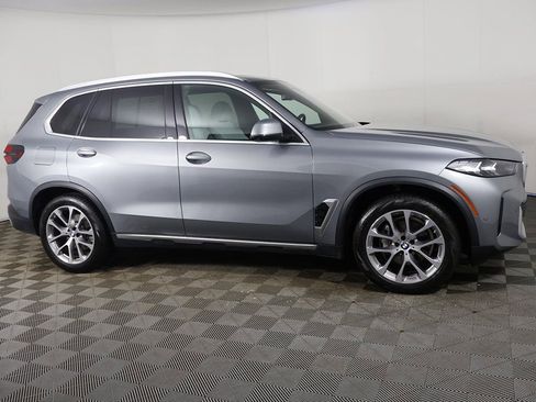 Used 2024 BMW X5 xDrive40i w/ Parking Assistance Package image 16
