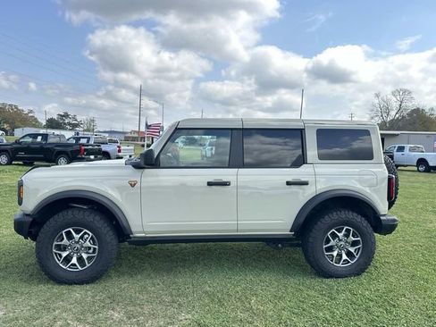 Used 2025 Ford Bronco Badlands AWD/4WD image 12
