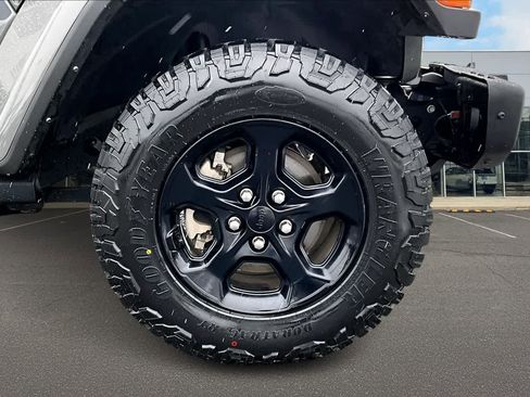 Used 2021 Jeep Gladiator Sport image 34