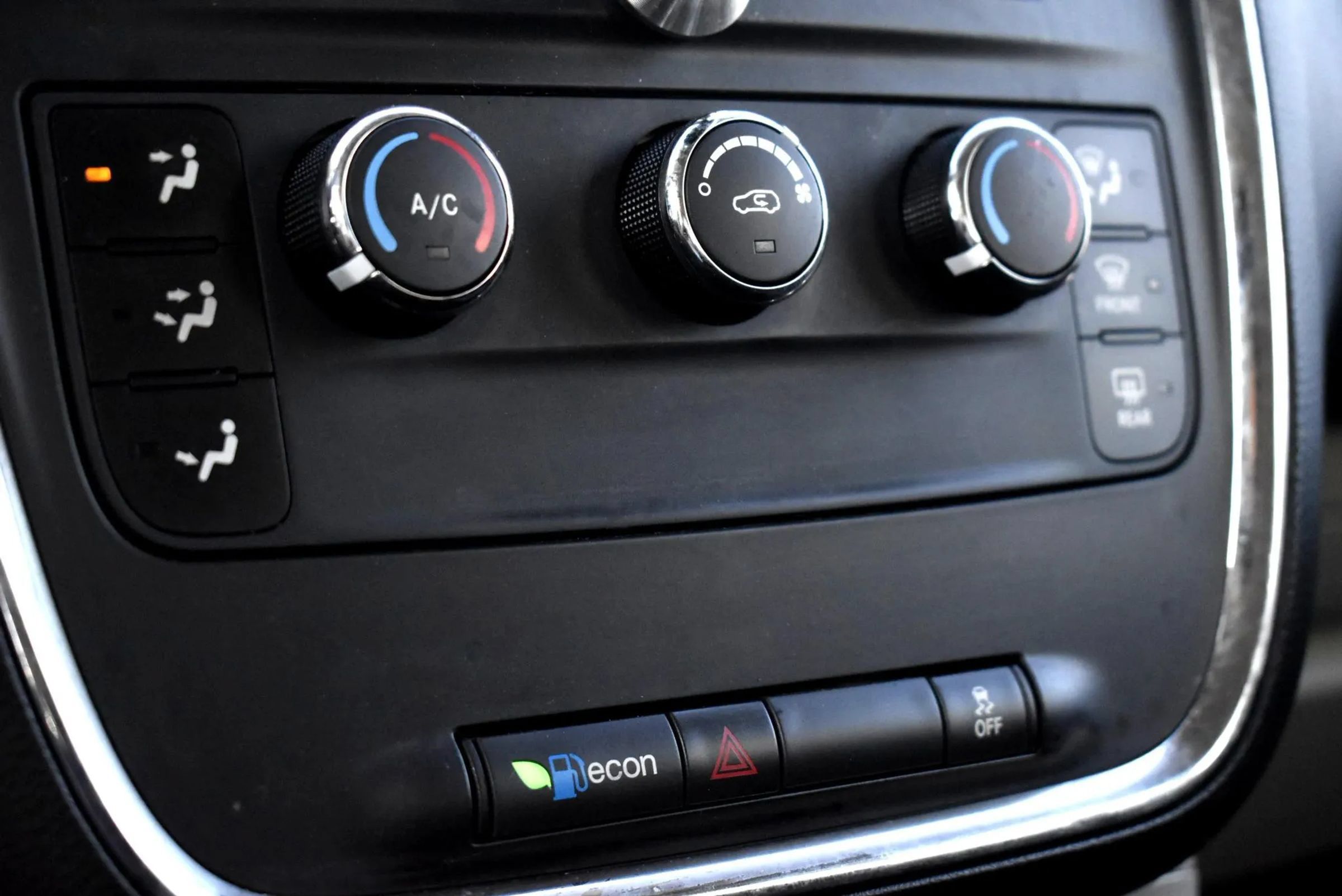 Used 2013 Dodge Grand Caravan American Value Package FWD image 28