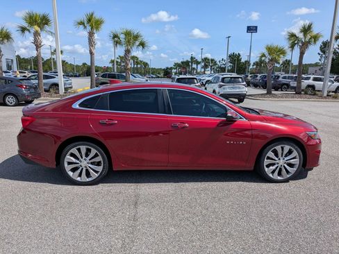 Used 2018 Chevrolet Malibu Premier w/ Premier Sun and Wheel Package FWD image 3