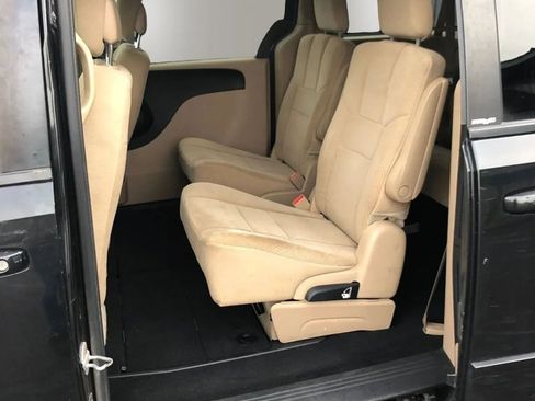 Used 2014 Dodge Grand Caravan SXT FWD image 11