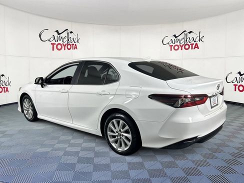 Used 2021 Toyota Camry LE w/ Carpet Mat Package (TMS) image 5