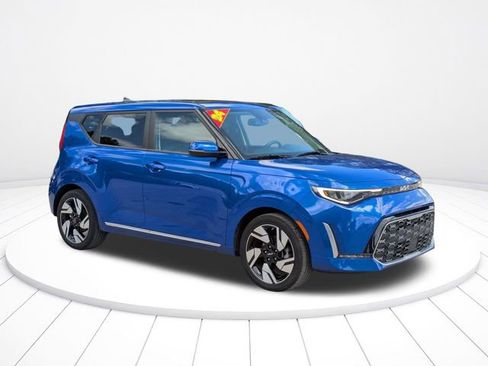 Used 2024 Kia Soul GT-Line w/ GT-Line Technology Package FWD image 2