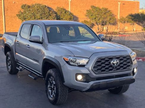 Used 2020 Toyota Tacoma TRD Off-Road image 8