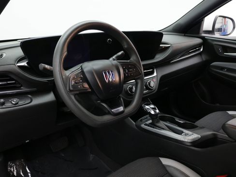 Used 2024 Buick Envista Preferred FWD image 12