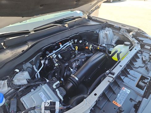 New 2025 Ford Explorer Active w/ Active Comfort Package image 12