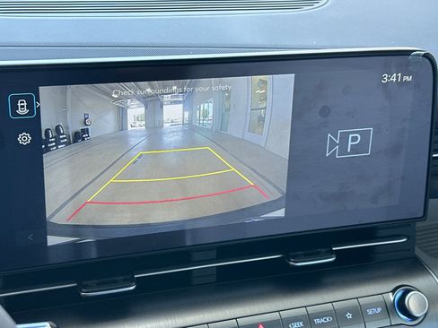 Certified 2025 Hyundai Kona SEL AWD/4WD image 19
