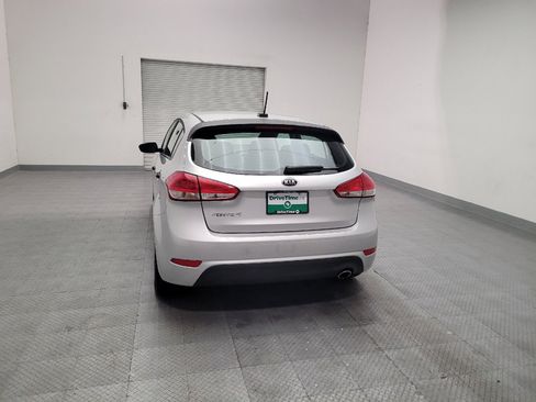 Used 2017 Kia Forte LX w/ Option Group 020 FWD image 6