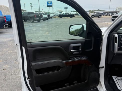 Used 2017 GMC Sierra 1500 SLE image 33