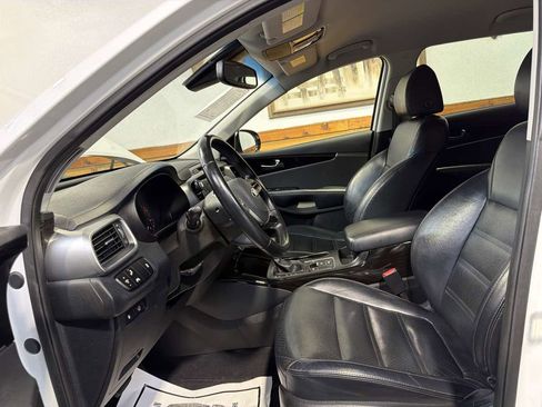 Used 2019 Kia Sorento EX image 15