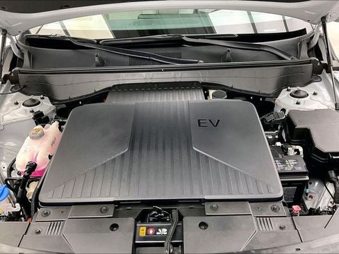 Certified 2024 Hyundai Kona SEL FWD image 28