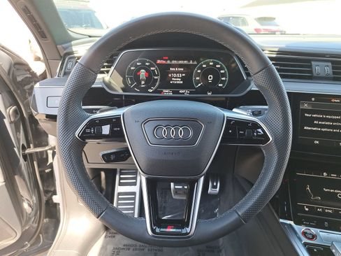 Used 2024 Audi SQ8 e-tron Premium Plus w/ Black Optic Package image 19