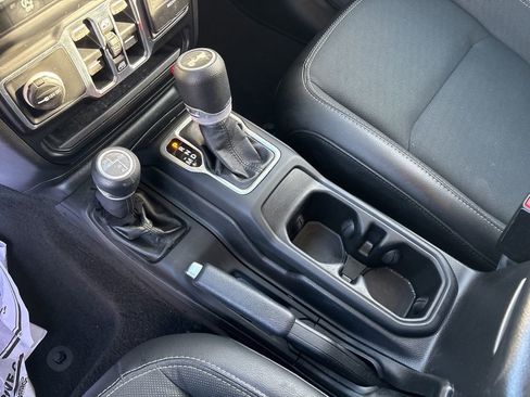 Used 2020 Jeep Wrangler Unlimited Sport image 18