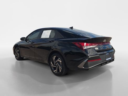 Certified 2025 Hyundai Elantra Sport FWD image 5