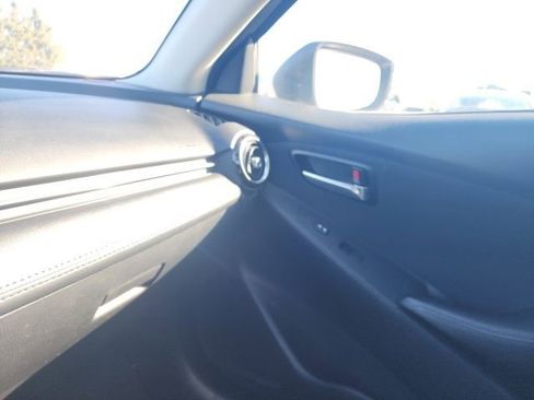 Used 2018 Toyota Yaris iA image 19