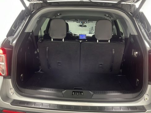 Used 2024 Ford Explorer XLT w/ Equipment Group 202A AWD/4WD image 16