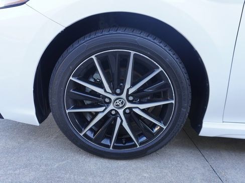 Used 2024 Toyota Camry SE image 28