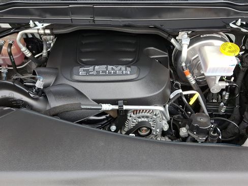 Used 2024 RAM 2500 Big Horn w/ Sport Appearance Package image 29