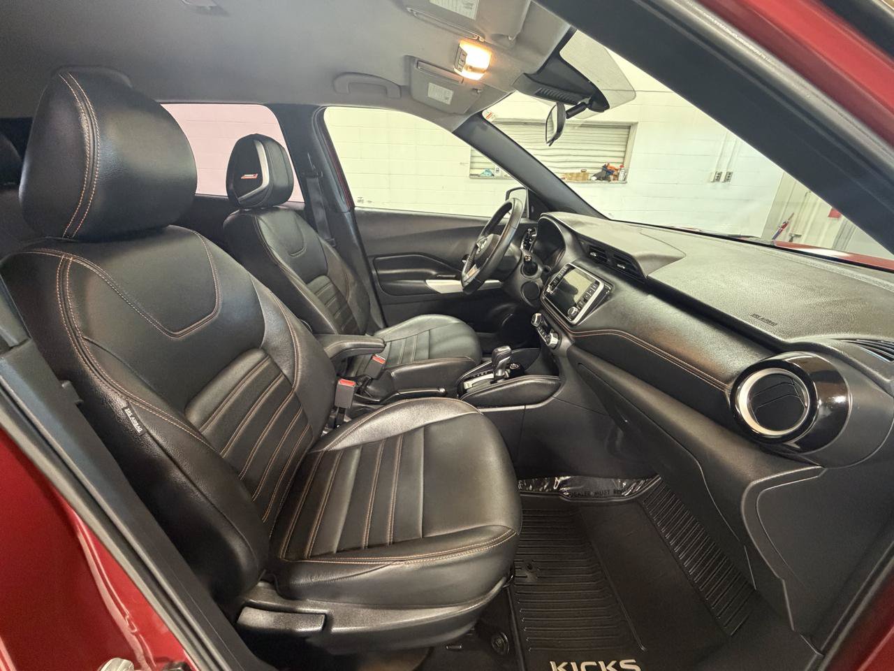 Used 2020 Nissan Kicks SR w/ SR Premium Package FWD image 22