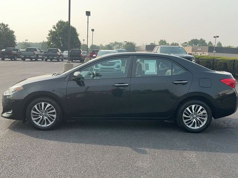 Used 2018 Toyota Corolla XLE FWD image 11