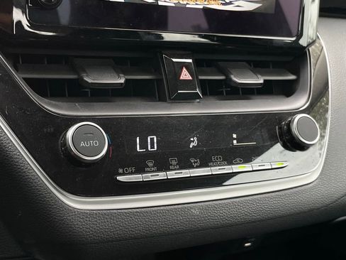 Used 2025 Toyota Corolla LE FWD image 18